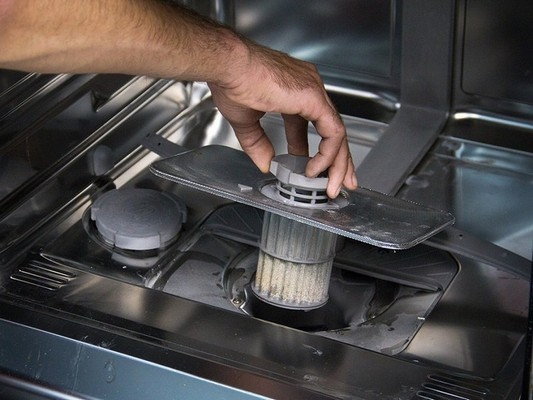 Чистка фильтров на посудомойной машине